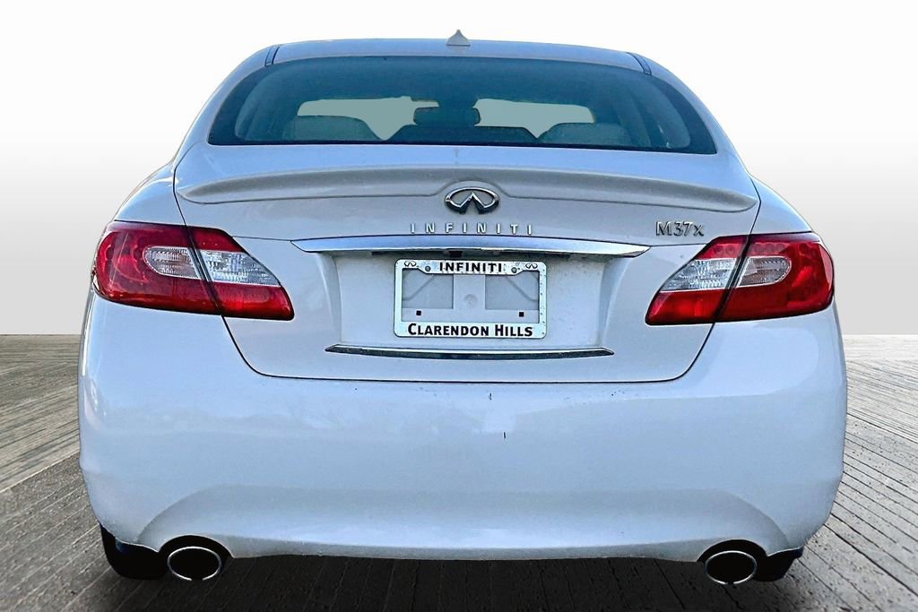 Used 2011 INFINITI M37 x w/ Deluxe Touring Pkg image 7