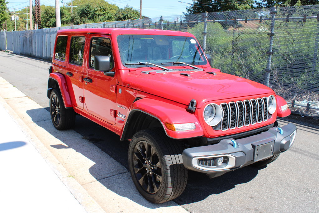 Used 2024 Jeep Wrangler Unlimited Sahara AWD/4WD image 4