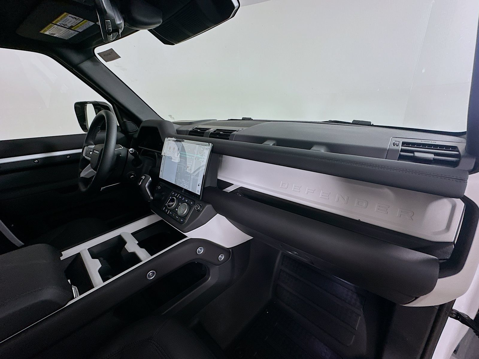 New 2026 Land Rover Defender 110 X-Dynamic SE AWD/4WD image 46