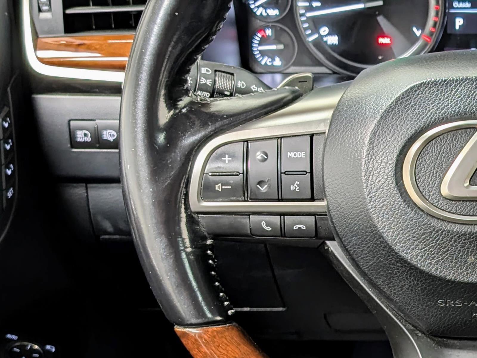 Used 2018 Lexus LX 570 4WD w/ Luxury Package image 41