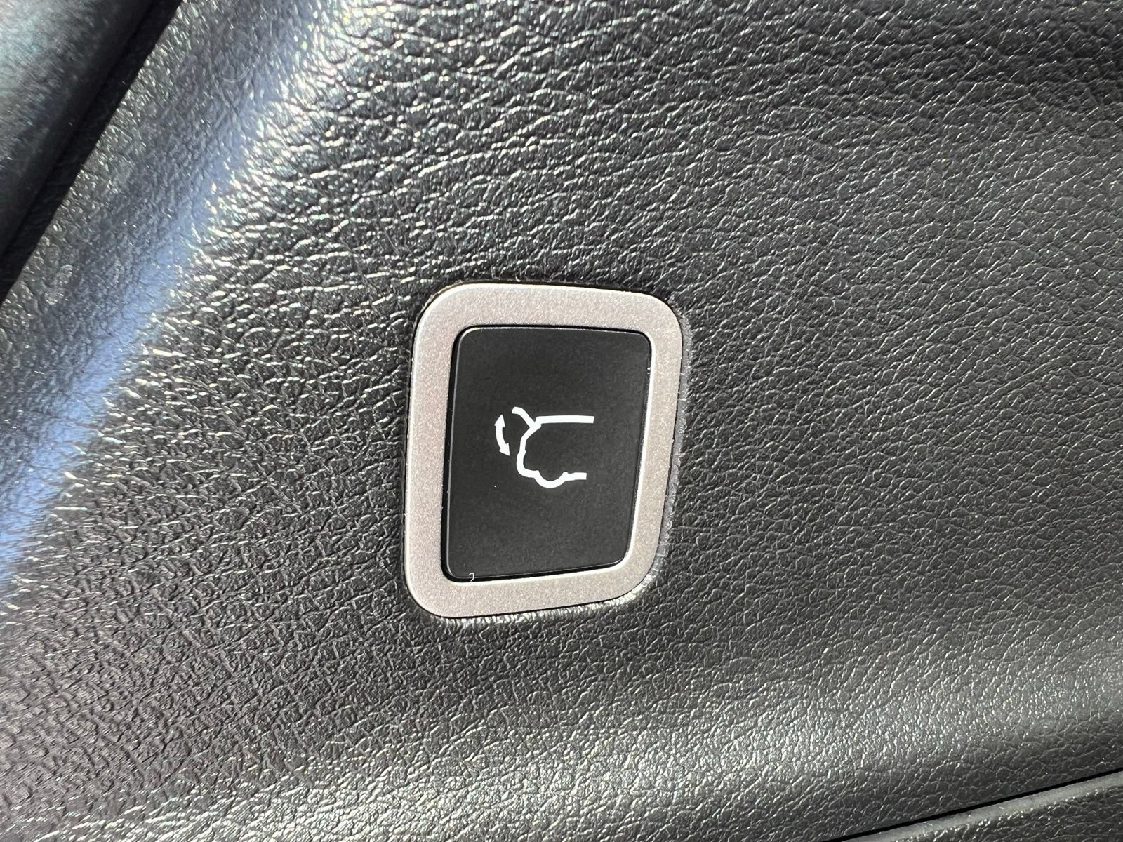 Used 2023 Chrysler Pacifica Pinnacle FWD image 23