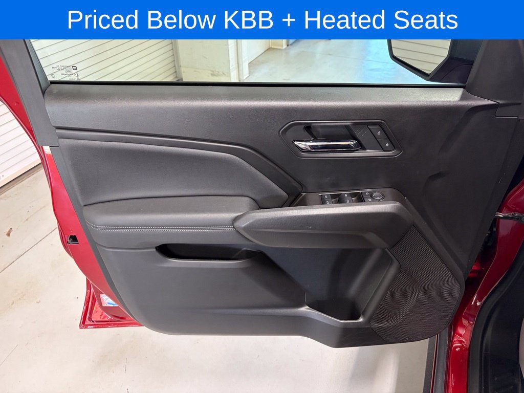 Used 2025 Chevrolet Colorado LT AWD/4WD image 10