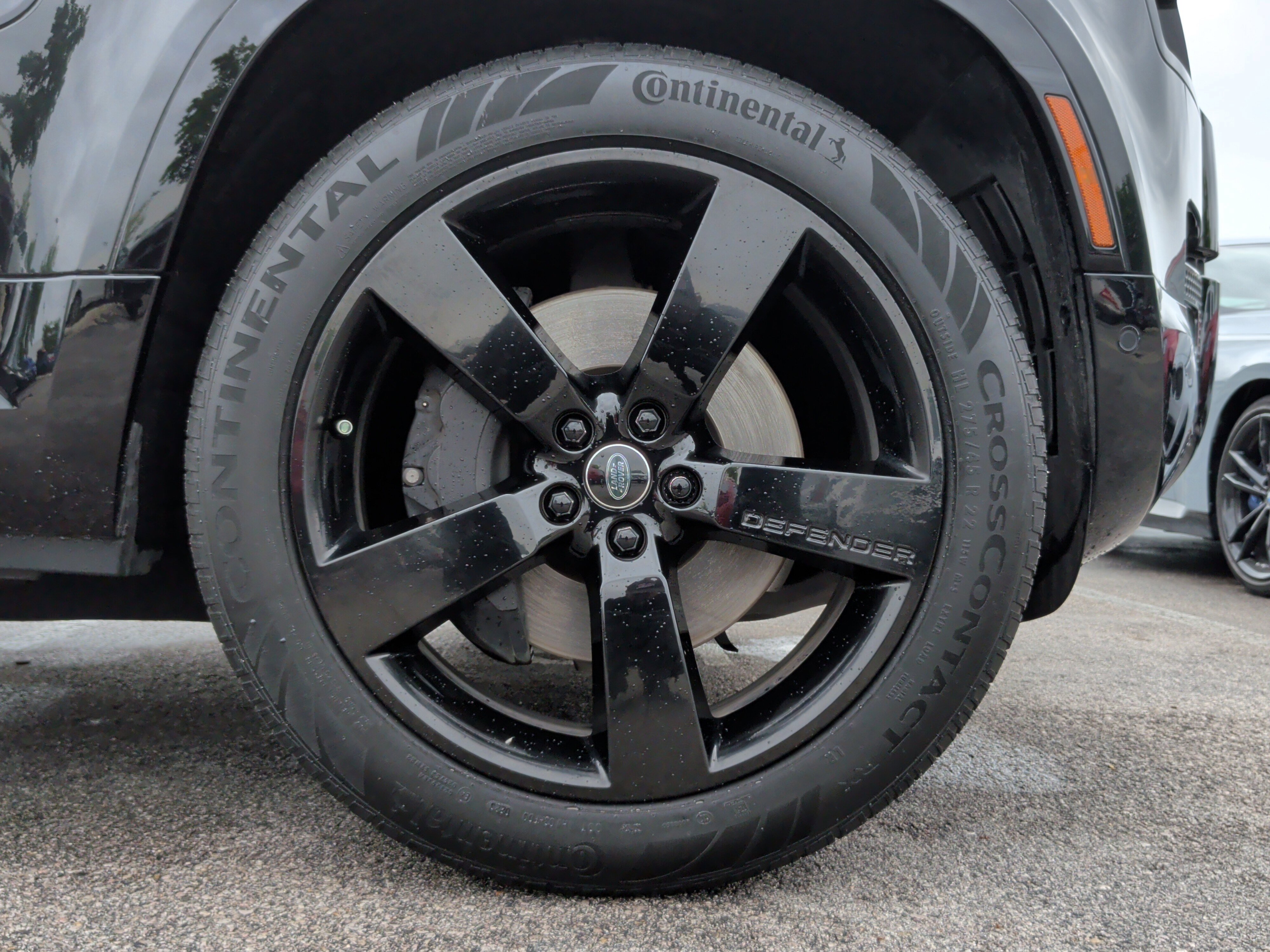 Used 2023 Land Rover Defender 110 X-Dynamic SE image 16