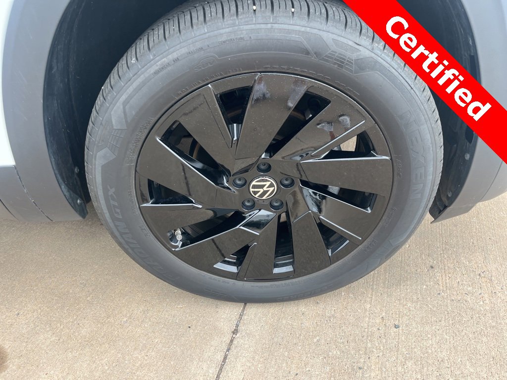 Used 2025 Volkswagen Atlas SE image 18