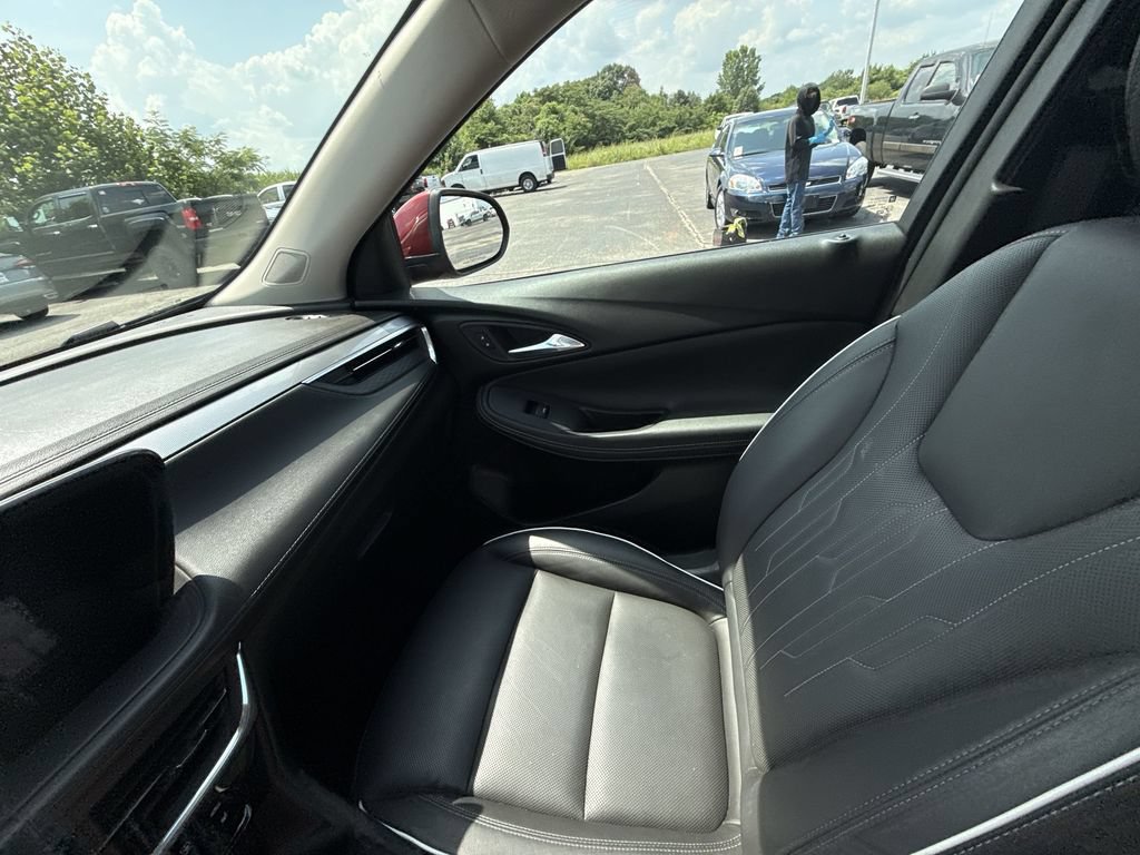 Certified 2024 Buick Encore GX Avenir FWD image 26