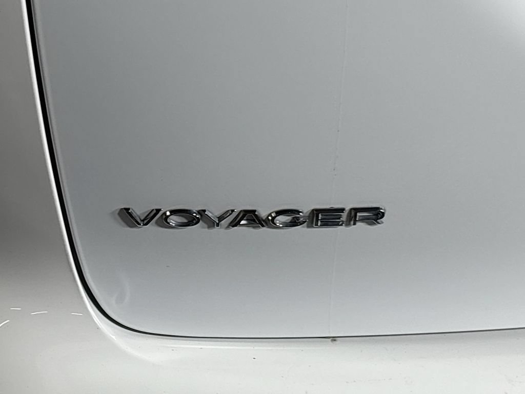 Used 2022 Chrysler Voyager LX FWD image 22