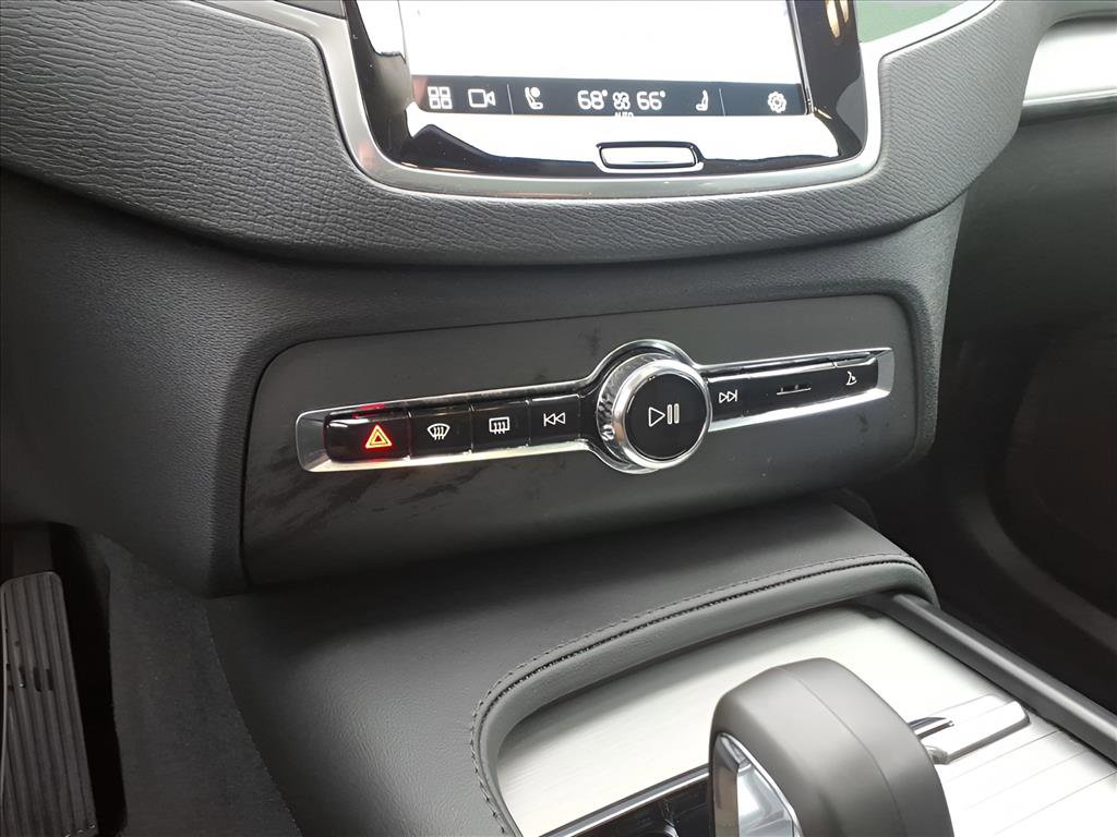 Used 2024 Volvo XC90 B5 Core w/ Protection Package Premier image 16