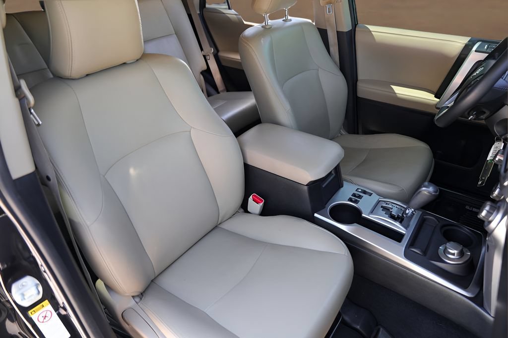 Used 2016 Toyota 4Runner SR5 AWD/4WD image 29