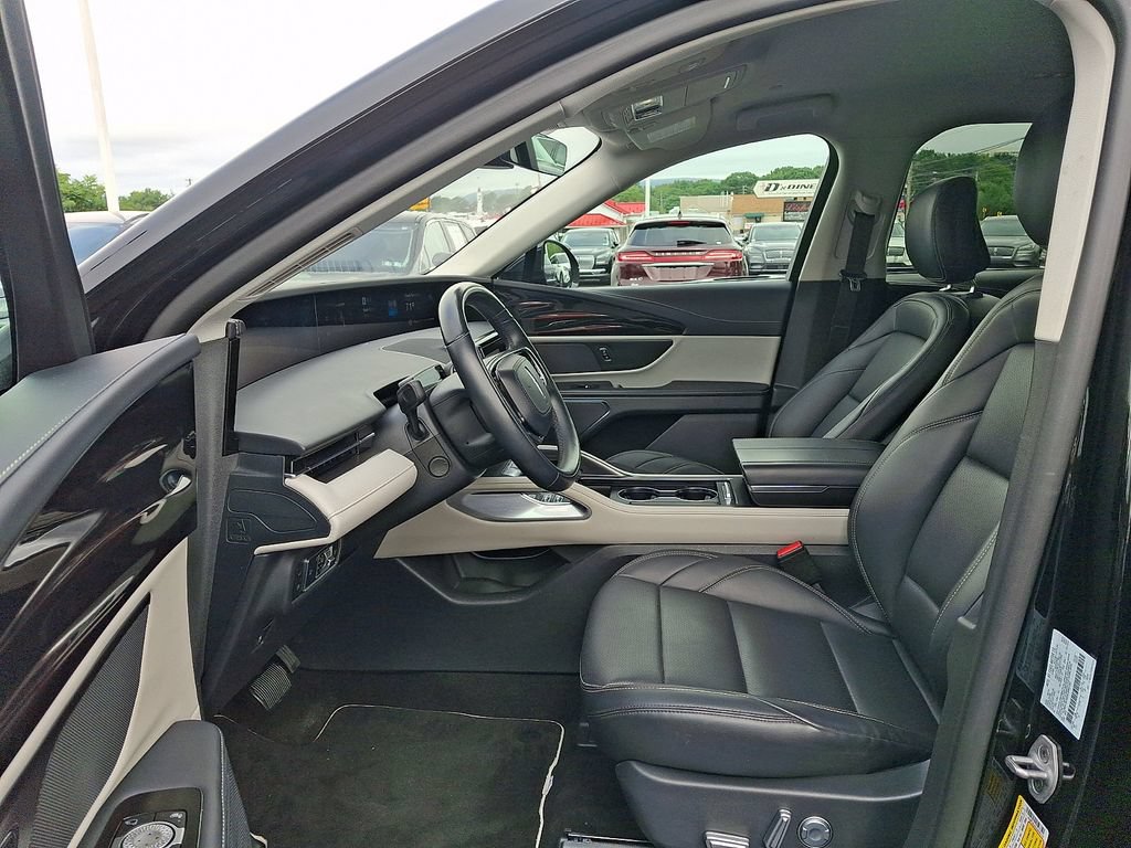 Certified 2025 Lincoln Nautilus Premier AWD/4WD image 13