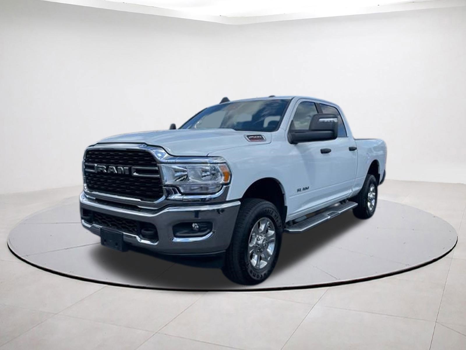 Certified 2024 RAM 2500 Big Horn AWD/4WD image 3