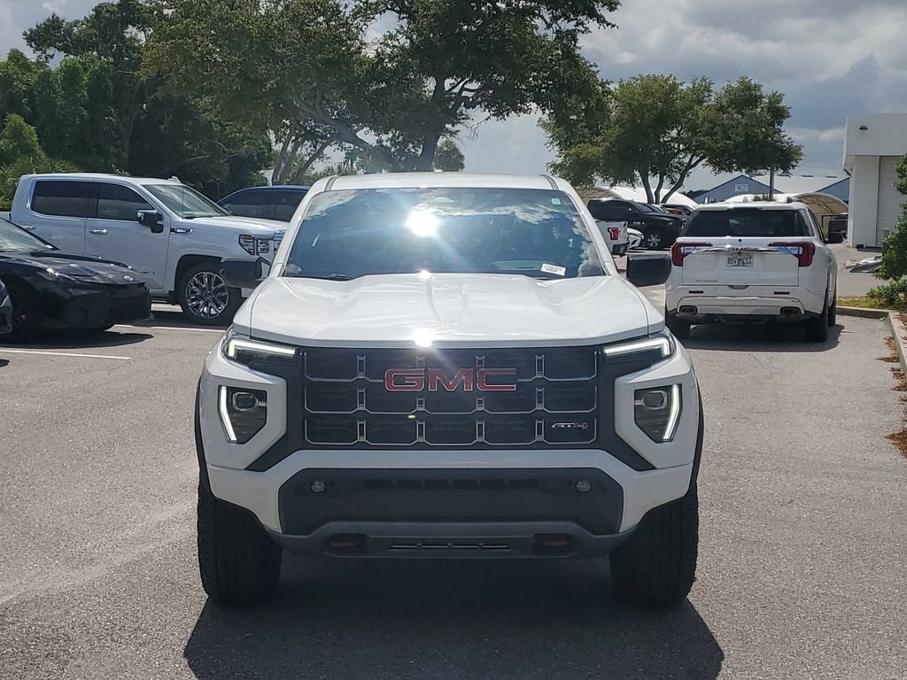 Certified 2025 GMC Canyon AT4 AWD/4WD image 2
