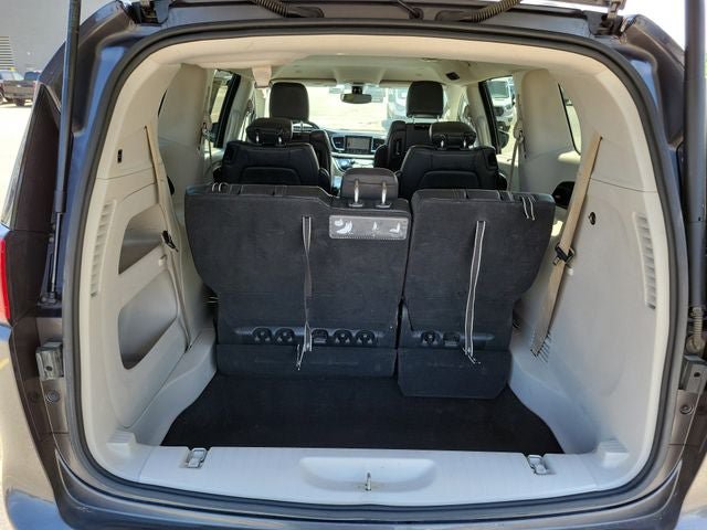 Used 2018 Chrysler Pacifica Touring-L Plus FWD image 25