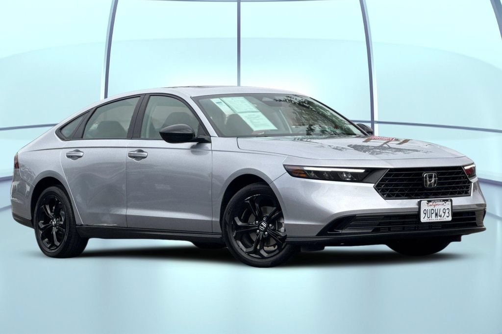 Certified 2025 Honda Accord SE image 2