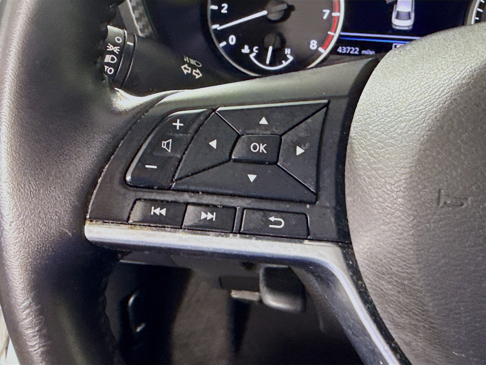 Used 2020 Nissan Sentra SV FWD image 14