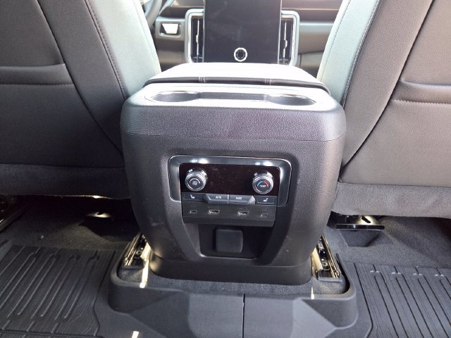 New 2026 GMC Yukon XL Elevation w/ Elevation Premium Package AWD/4WD image 26