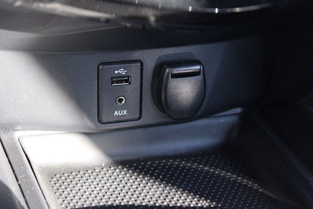 Used 2015 Nissan Rogue S image 33