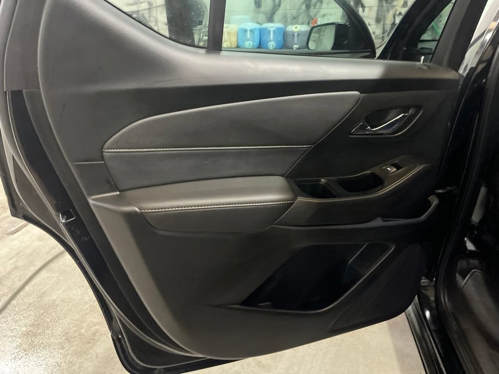 Used 2023 Chevrolet Traverse Premier w/ Redline Edition FWD image 24