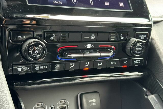 New 2026 Jeep Grand Cherokee Laredo X AWD/4WD image 17
