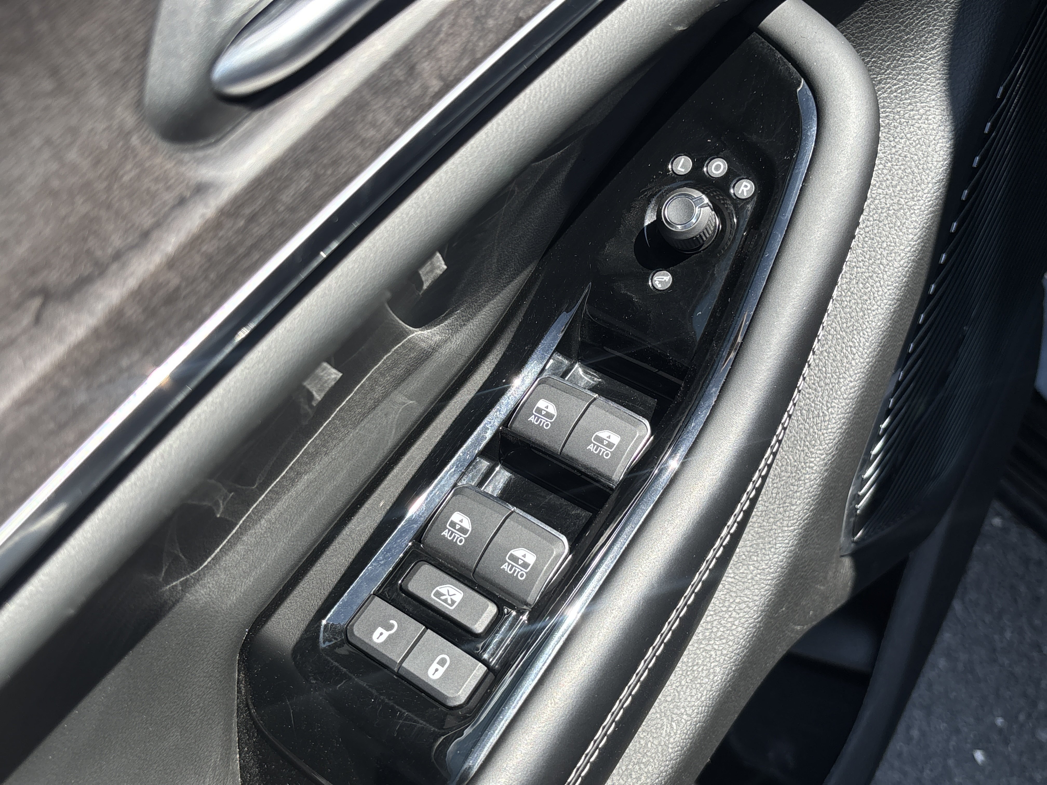 Used 2023 Jeep Grand Cherokee L Overland w/ Advanced Protech Group III AWD/4WD image 36