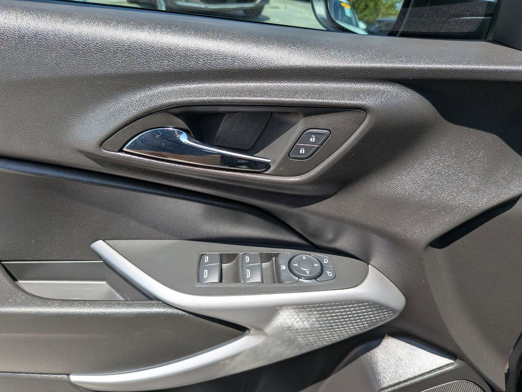 Used 2024 Chevrolet Trax RS FWD image 20