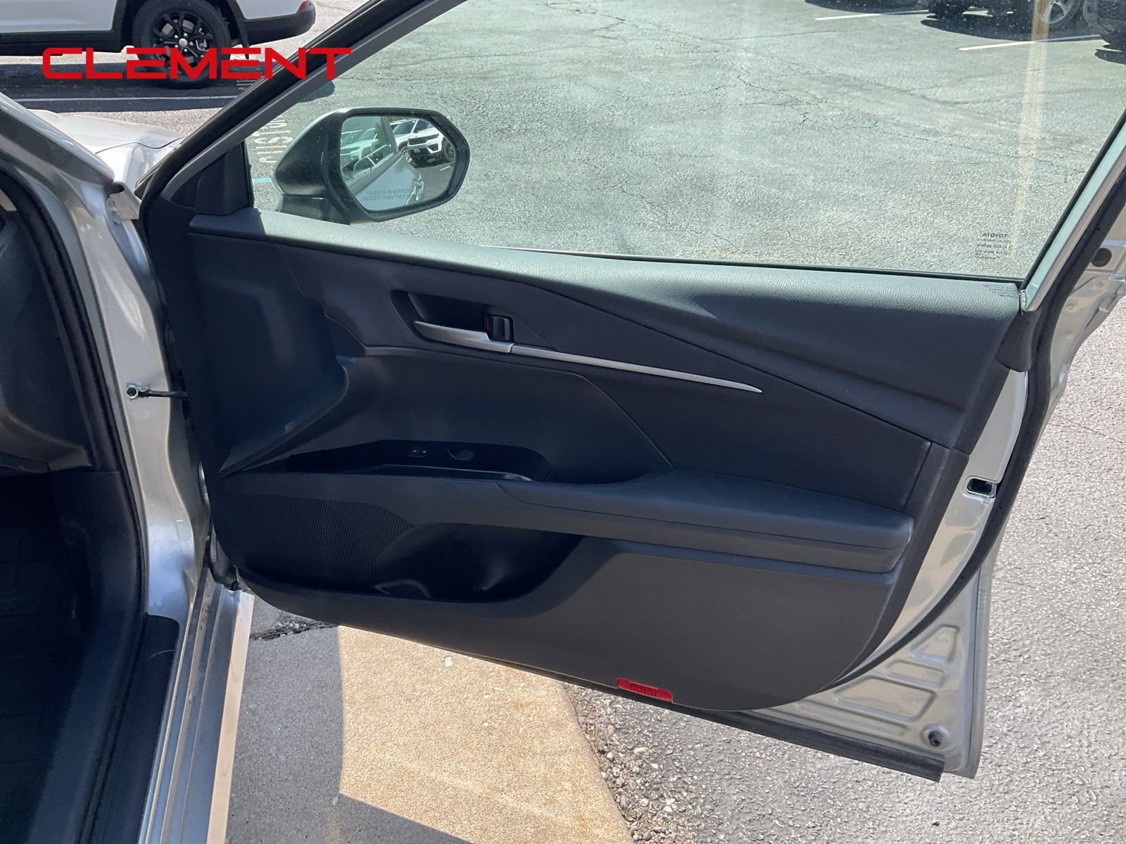 Used 2025 Toyota Camry LE FWD image 33