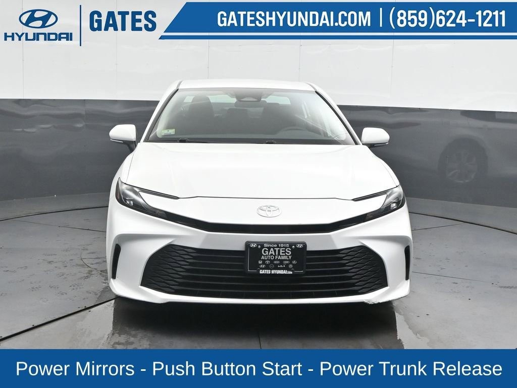 Used 2025 Toyota Camry LE image 5