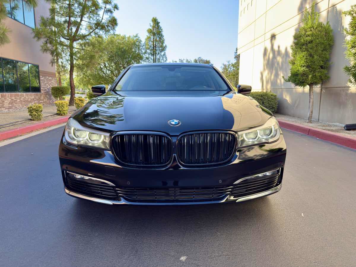 Used 2016 BMW 740i image 7