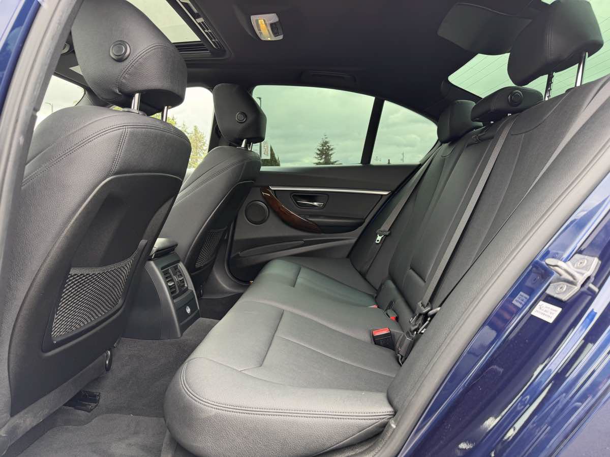 Used 2018 BMW 330i Sedan RWD image 15