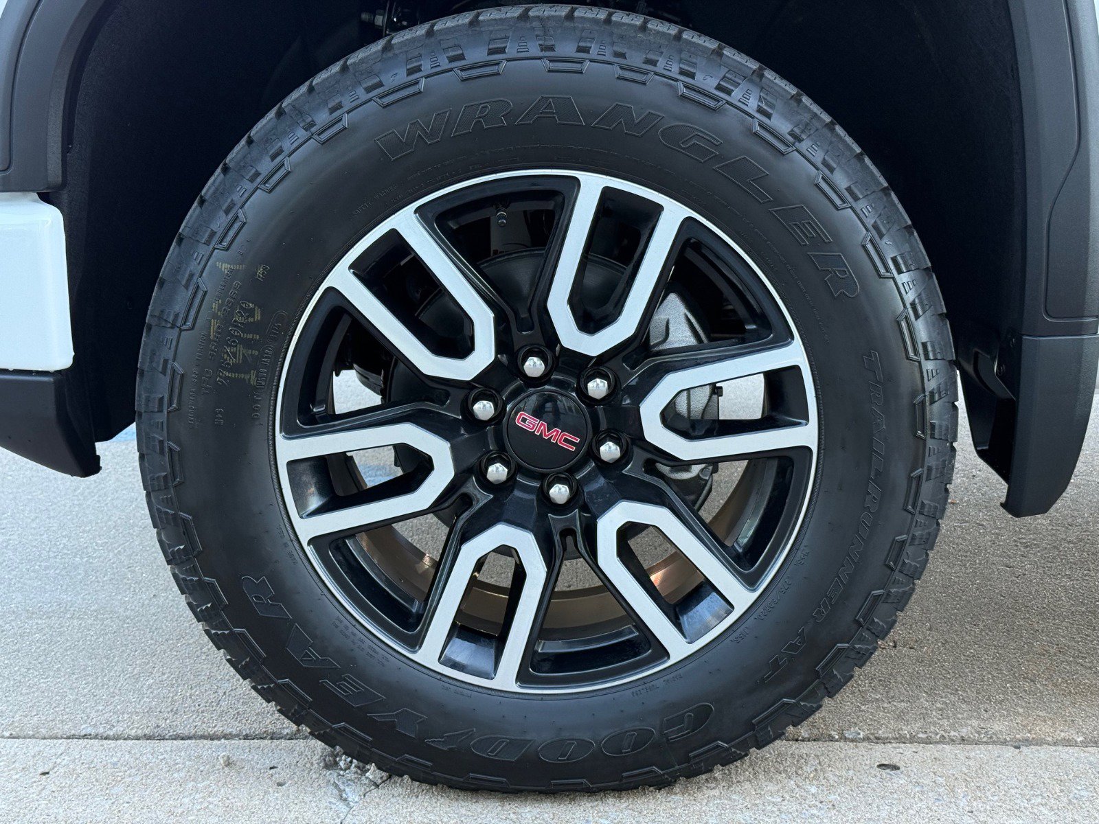 New 2026 GMC Sierra 1500 AT4 w/ AT4 Premium Package image 7