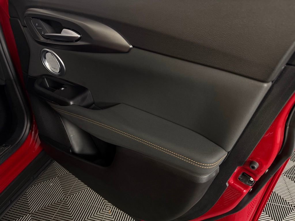 Used 2025 Alfa Romeo Tonale Veloce w/ Premium Package image 35