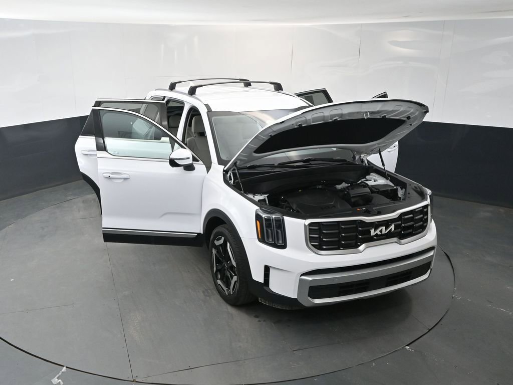Certified 2024 Kia Telluride S AWD/4WD image 17