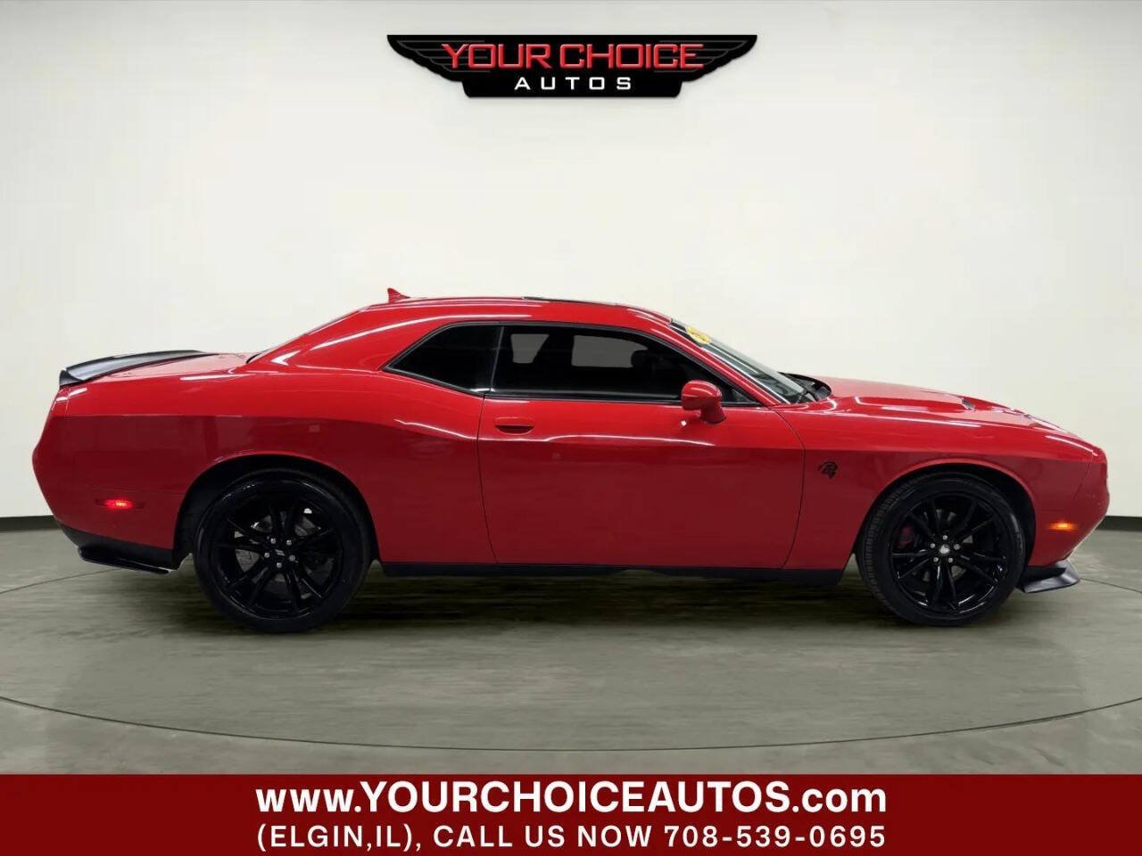 Used 2018 Dodge Challenger SXT Plus RWD image 8