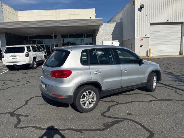 Used 2013 Volkswagen Tiguan S image 7