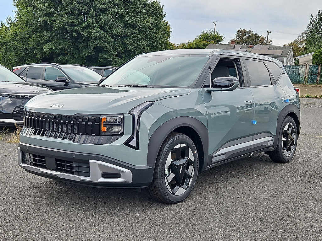New 2027 Kia Seltos S FWD image 3