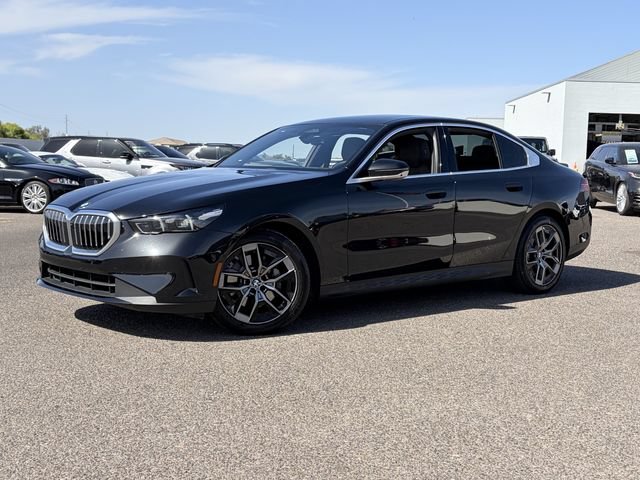 Used 2026 BMW 530i w/ Premium Package RWD image 2