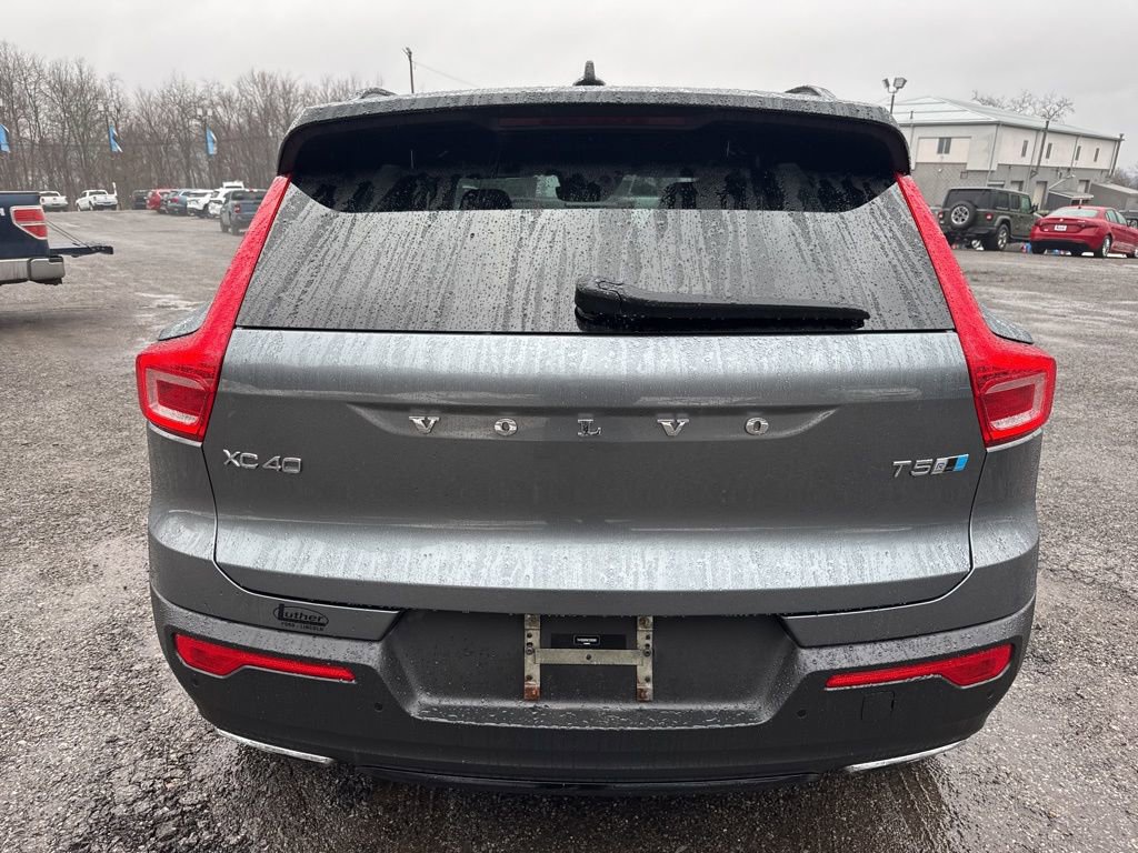 Used 2019 Volvo XC40 T5 R-Design image 8