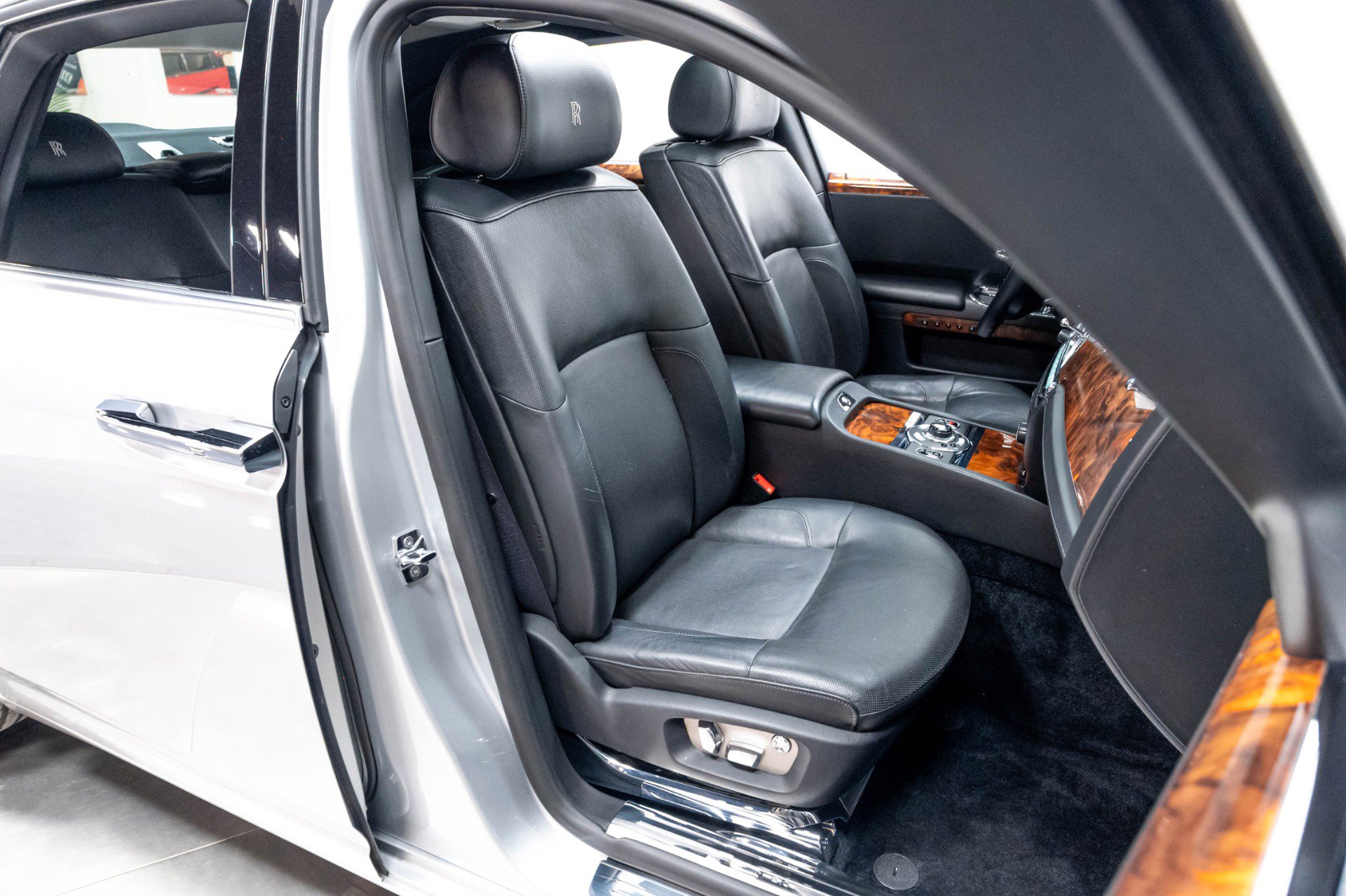 Used 2012 Rolls-Royce Ghost RWD image 26