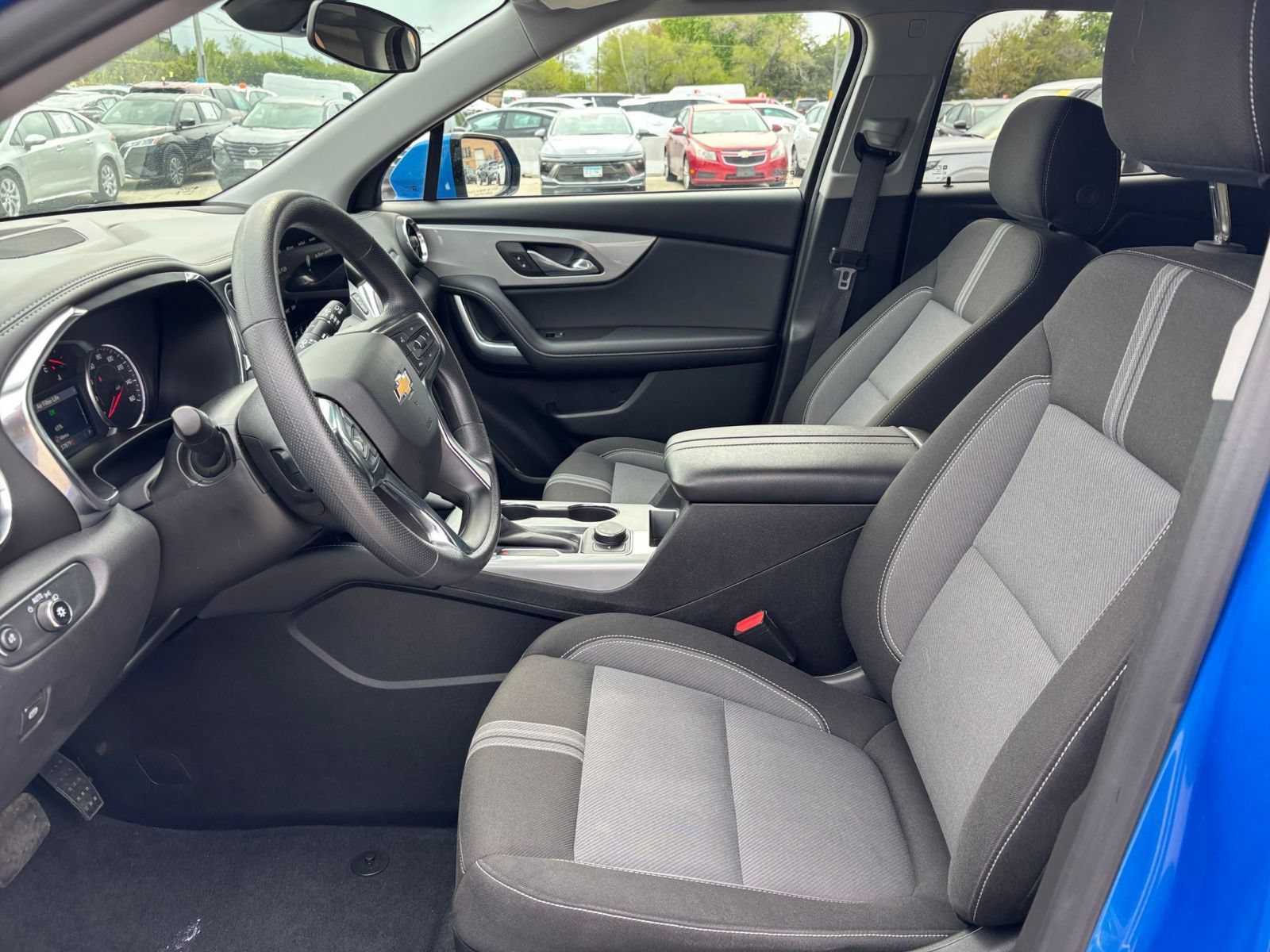 Used 2025 Chevrolet Blazer LT FWD image 28