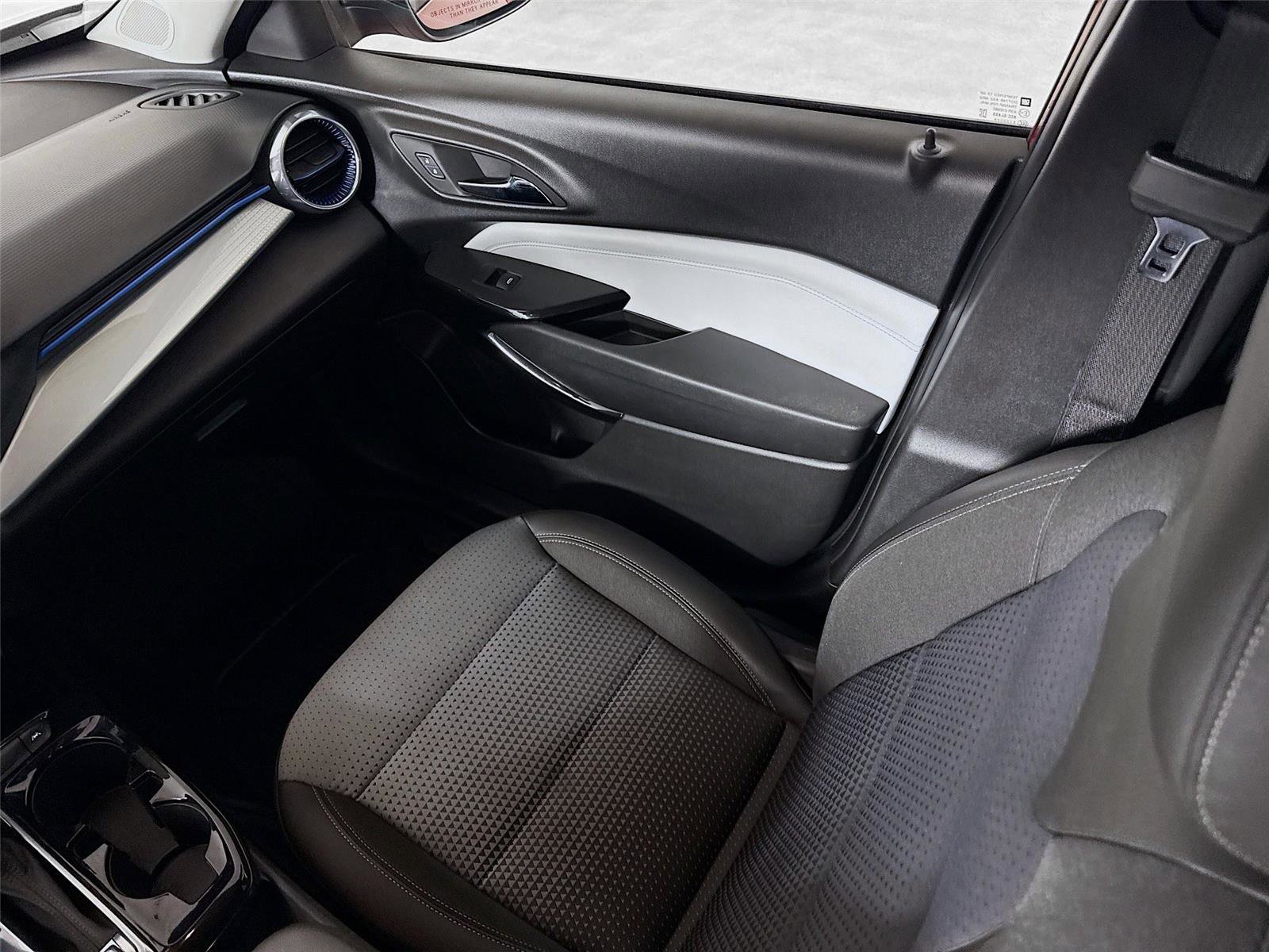 Used 2024 Chevrolet Trax LT w/ Driver Confidence Package FWD image 24