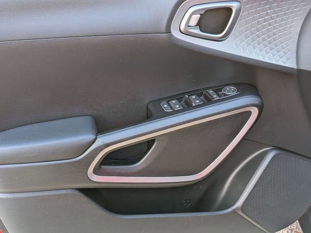 Used 2024 Kia Soul LX w/ Option Group 015 image 13