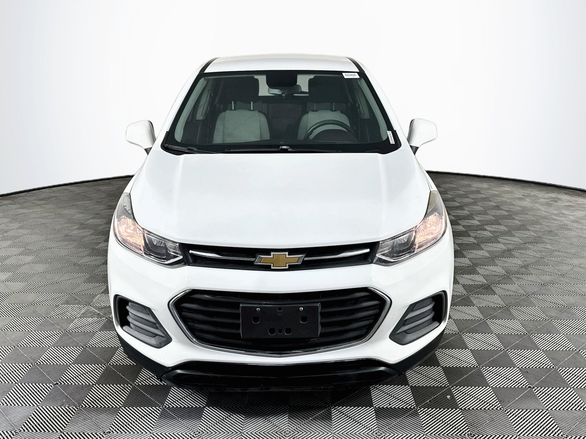 Used 2021 Chevrolet Trax LS w/ Tint and Cruise Package FWD image 2
