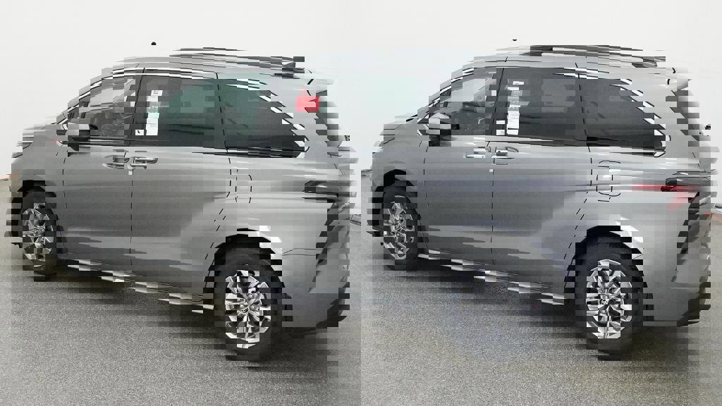 New 2026 Toyota Sienna XLE image 12