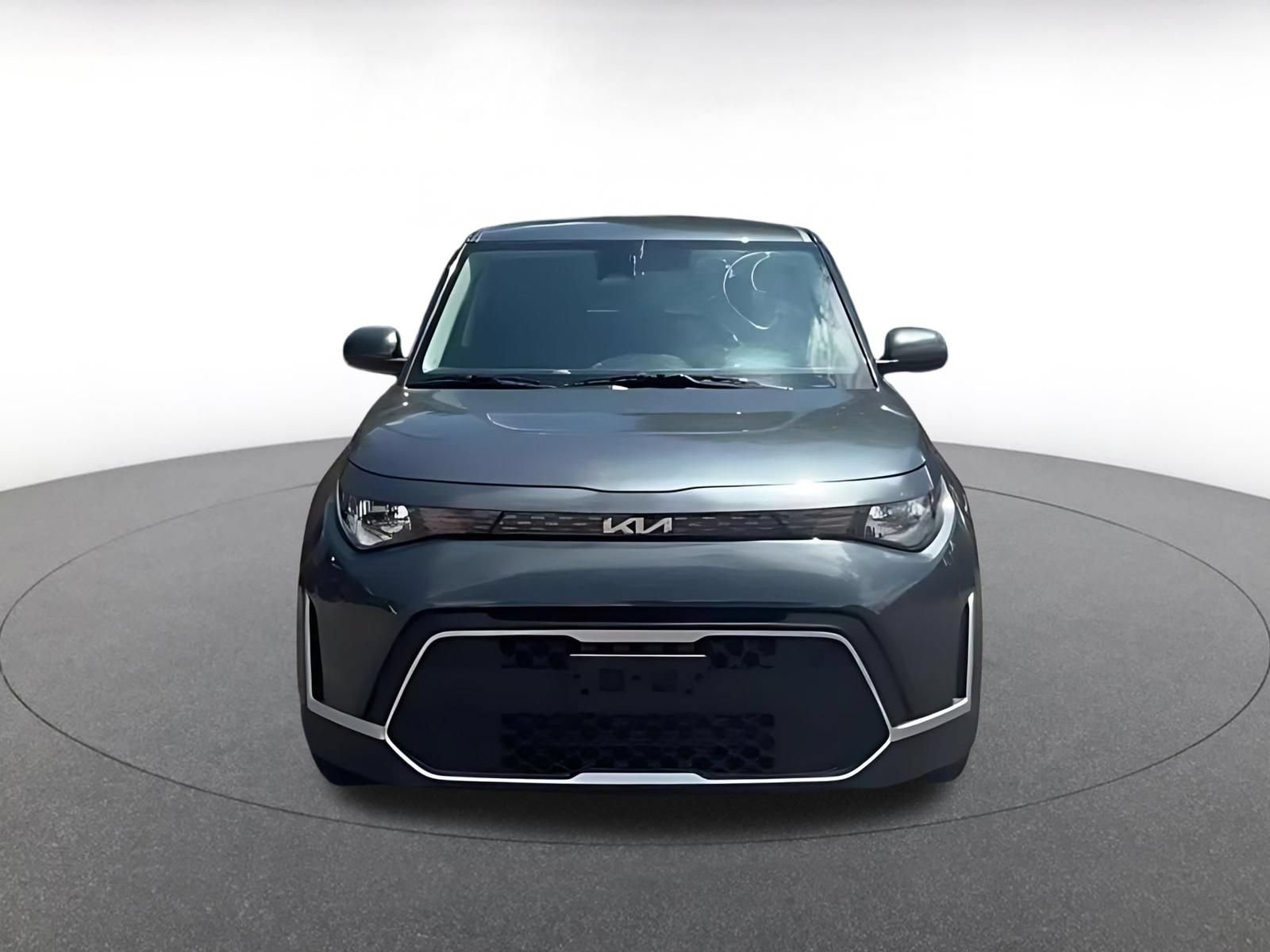 Used 2025 Kia Soul LX w/ LX Technology Package FWD image 4