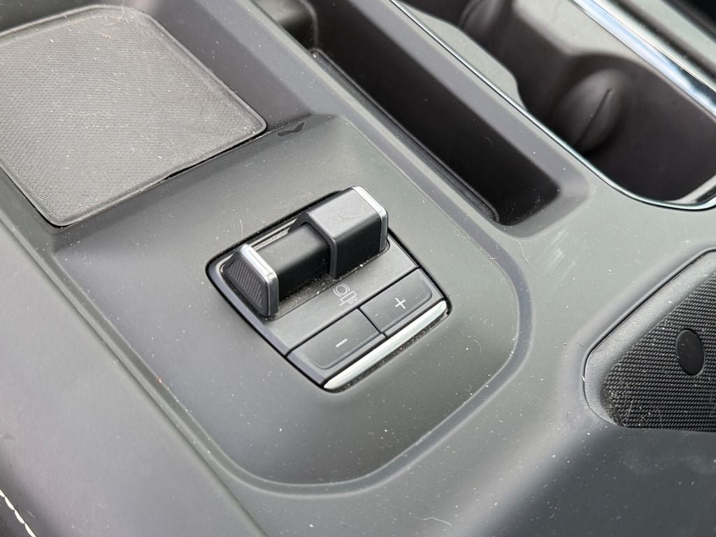 Used 2025 GMC Sierra 2500 AT4X AWD/4WD image 33