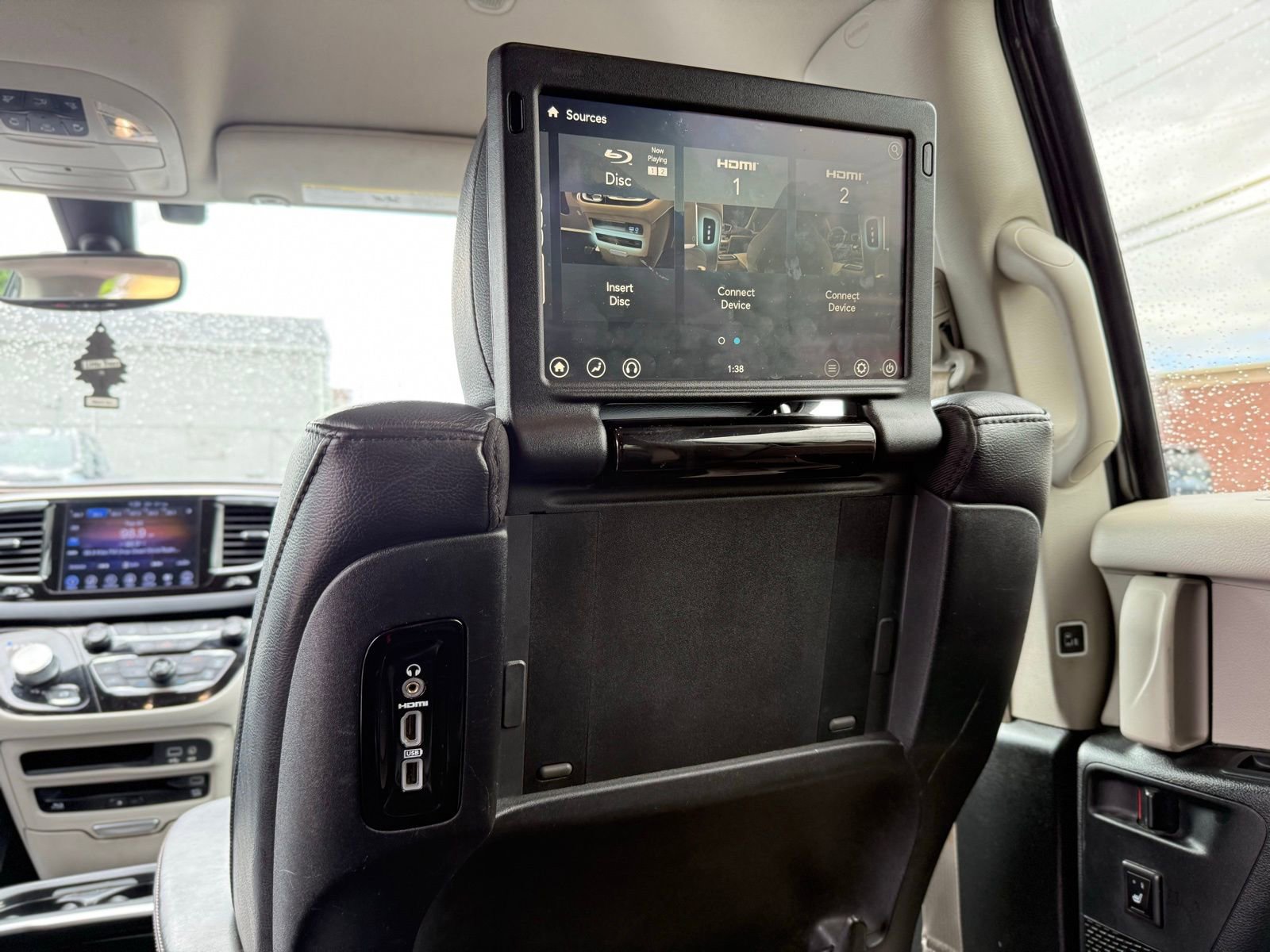 Used 2017 Chrysler Pacifica Touring-L Plus FWD image 23