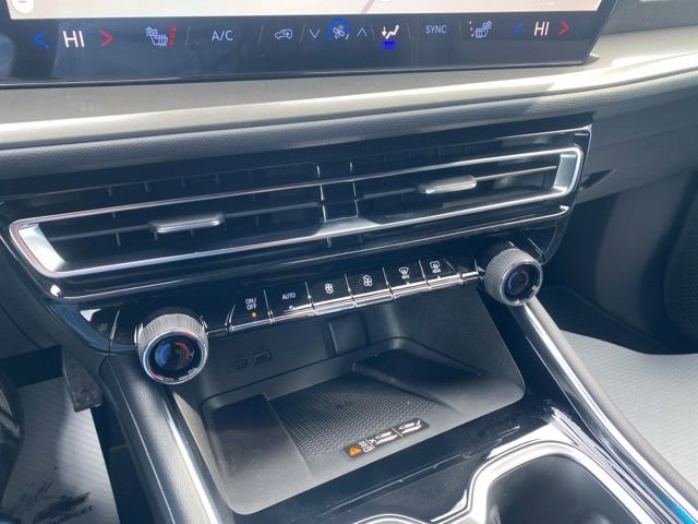 New 2026 Chevrolet Traverse LT w/ Midnight/Sport Edition AWD/4WD image 13