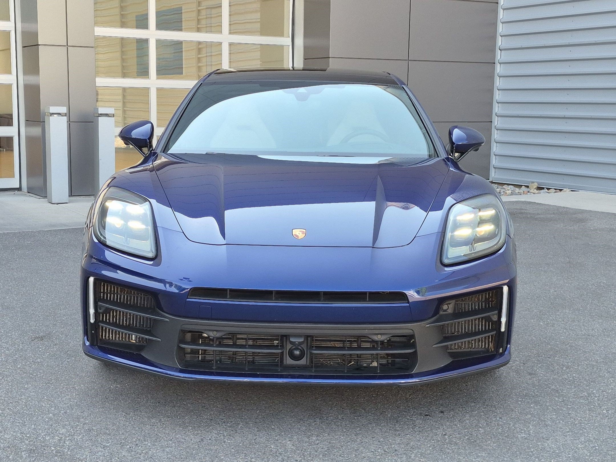 Used 2024 Porsche Panamera image 9