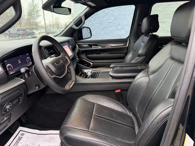 Used 2022 Jeep Wagoneer Series III AWD/4WD image 12
