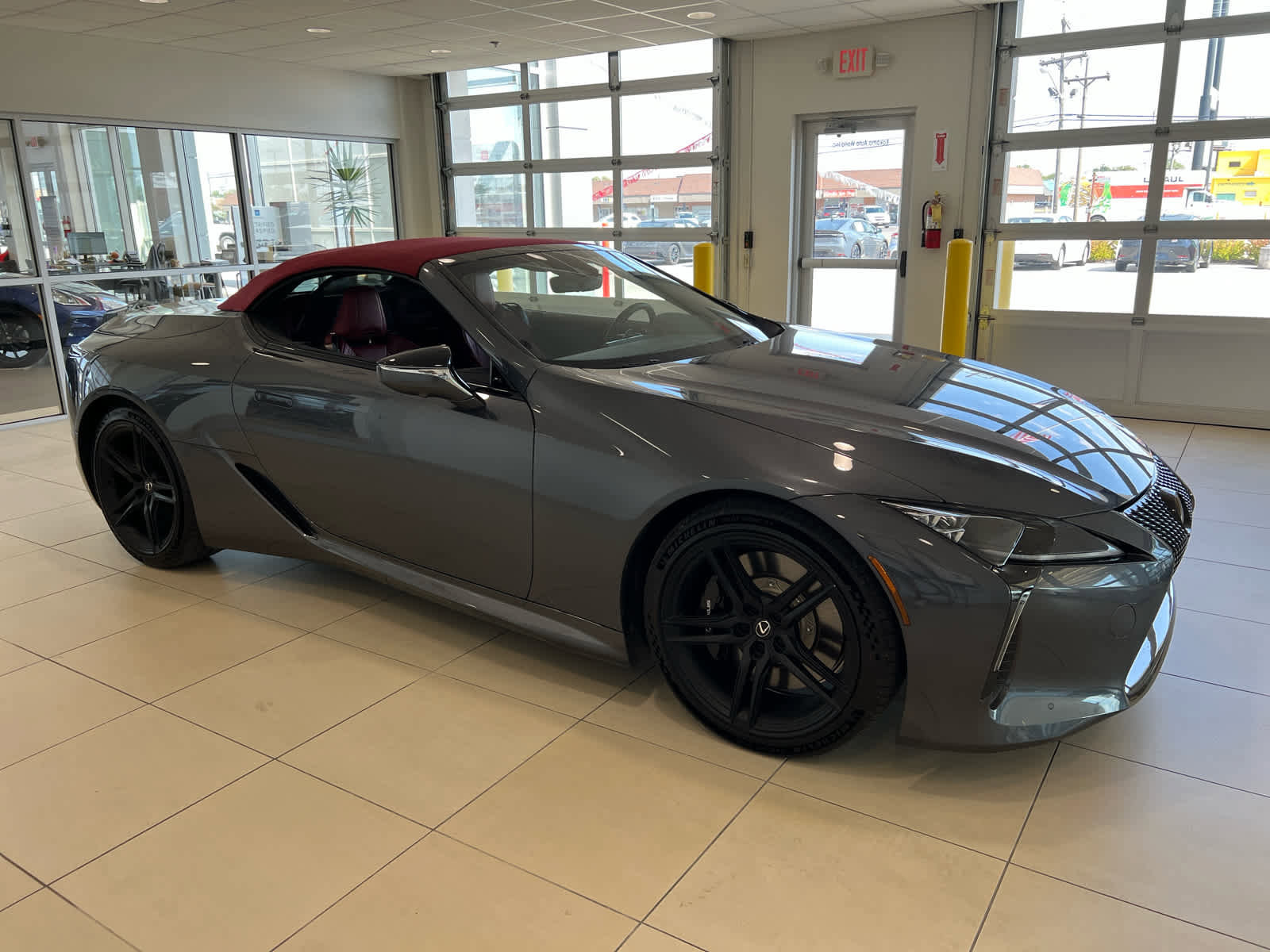 Used 2024 Lexus LC 500 Convertible image 1