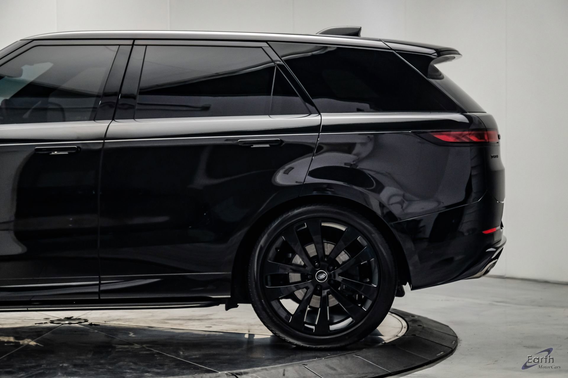 Used 2024 Land Rover Range Rover Sport Dynamic SE AWD/4WD image 8